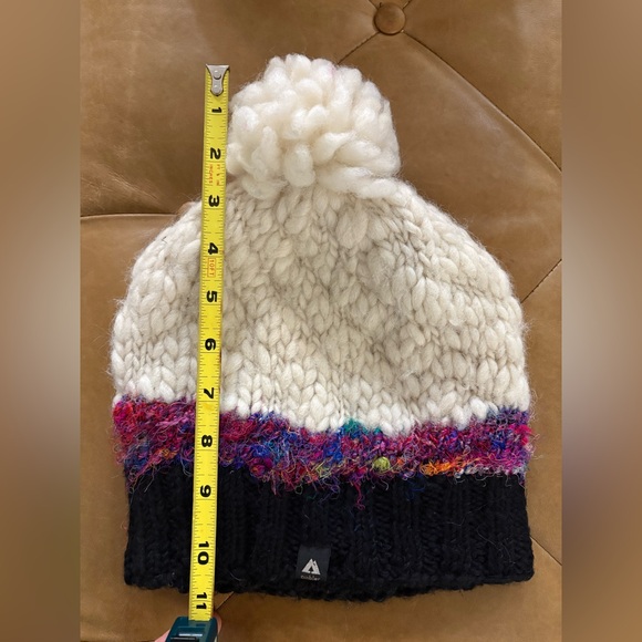 Chunky Knit Pom-Pom Hat (Toque) - Cream and Black with Fushia - Picture 9 of 10
